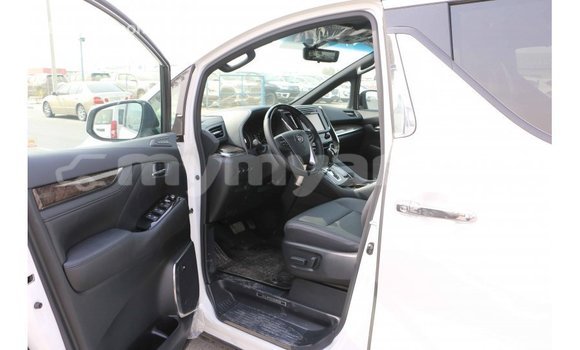 Buy Import Toyota Alphard White Car in Import - Dubai in Ayeyarwady Buy Import Toyota Alphard White Car in Import - Dubai in Ayeyarwady