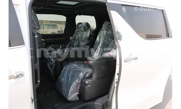Buy Import Toyota Alphard White Car in Import - Dubai in Ayeyarwady Buy Import Toyota Alphard White Car in Import - Dubai in Ayeyarwady