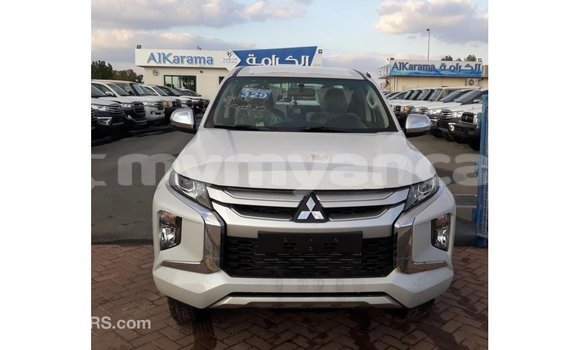 Buy Import Mitsubishi L200 White Car in Import - Dubai in Ayeyarwady Buy Import Mitsubishi L200 White Car in Import - Dubai in Ayeyarwady