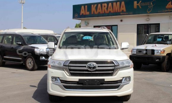 Buy Import Toyota Land Cruiser White Car in Import - Dubai in Ayeyarwady Buy Import Toyota Land Cruiser White Car in Import - Dubai in Ayeyarwady