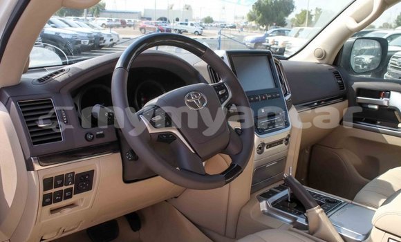 Buy Import Toyota Land Cruiser White Car in Import - Dubai in Ayeyarwady Buy Import Toyota Land Cruiser White Car in Import - Dubai in Ayeyarwady