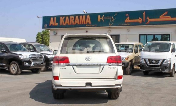 Buy Import Toyota Land Cruiser White Car in Import - Dubai in Ayeyarwady Buy Import Toyota Land Cruiser White Car in Import - Dubai in Ayeyarwady