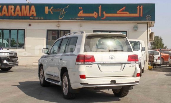 Buy Import Toyota Land Cruiser White Car in Import - Dubai in Ayeyarwady Buy Import Toyota Land Cruiser White Car in Import - Dubai in Ayeyarwady