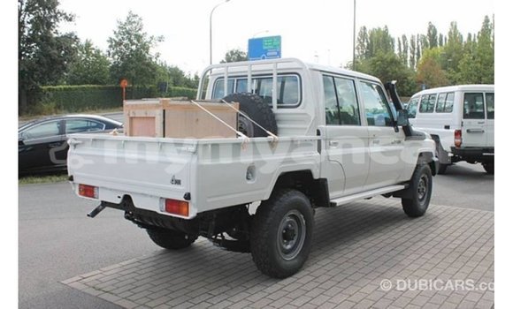 Acheter Import Voiture Toyota Land Cruiser Blanc à Import - Dubai, #<Region:0x000000000c5121b8> Acheter Import Voiture Toyota Land Cruiser Blanc à Import - Dubai, #<Region:0x000000000c5121b8>