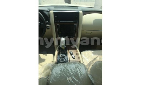 သွင်းကုန် Nissan Patrol White ကား Import - Dubai Ayeyarwady သွင်းကုန် Nissan Patrol White ကား Import - Dubai Ayeyarwady