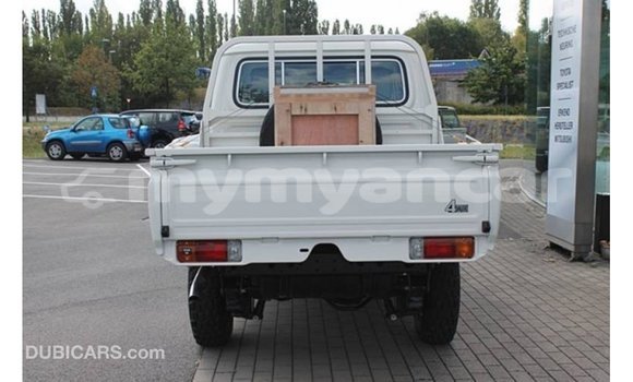 Buy Import Toyota Land Cruiser White Car in Import - Dubai in Ayeyarwady Buy Import Toyota Land Cruiser White Car in Import - Dubai in Ayeyarwady