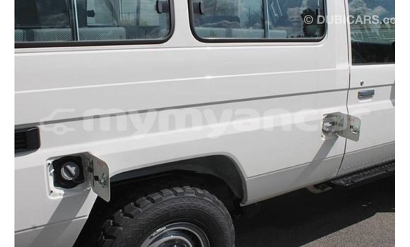 Buy Import Toyota Land Cruiser White Car in Import - Dubai in Ayeyarwady Buy Import Toyota Land Cruiser White Car in Import - Dubai in Ayeyarwady