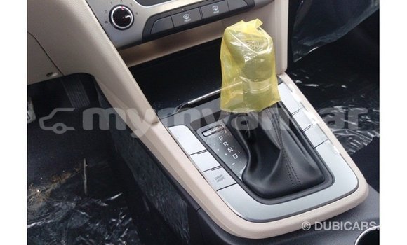 Acheter Import Voiture Hyundai Elantra Blanc à Import - Dubai, #<Region:0x000000000c5121b8>