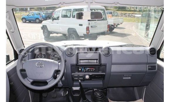 Buy Import Toyota Land Cruiser White Car in Import - Dubai in Ayeyarwady Buy Import Toyota Land Cruiser White Car in Import - Dubai in Ayeyarwady