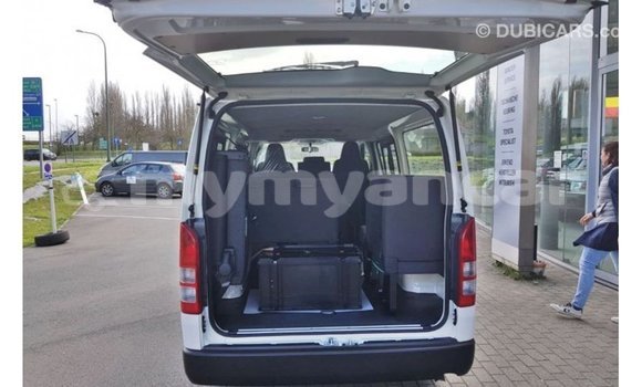 Buy Import Toyota Hiace White Car in Import - Dubai in Ayeyarwady Buy Import Toyota Hiace White Car in Import - Dubai in Ayeyarwady