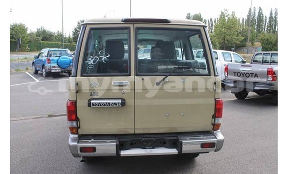 သွင်းကုန် Toyota Land Cruiser Beige ကား Import - Dubai Ayeyarwady သွင်းကုန် Toyota Land Cruiser Beige ကား Import - Dubai Ayeyarwady