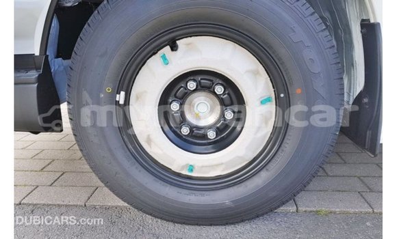 Buy Import Toyota Hiace White Car in Import - Dubai in Ayeyarwady Buy Import Toyota Hiace White Car in Import - Dubai in Ayeyarwady