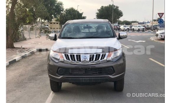 သွင်းကုန် Mitsubishi L200 Brown ကား Import - Dubai Ayeyarwady သွင်းကုန် Mitsubishi L200 Brown ကား Import - Dubai Ayeyarwady