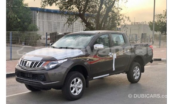 သွင်းကုန် Mitsubishi L200 Brown ကား Import - Dubai Ayeyarwady သွင်းကုန် Mitsubishi L200 Brown ကား Import - Dubai Ayeyarwady