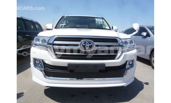 Acheter Import Voiture Toyota Land Cruiser Blanc à Import - Dubai, #<Region:0x000000000c5121b8> Acheter Import Voiture Toyota Land Cruiser Blanc à Import - Dubai, #<Region:0x000000000c5121b8>