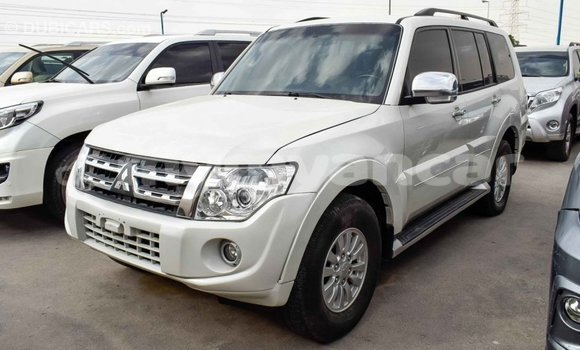 သွင်းကုန် Mitsubishi Pajero White ကား Import - Dubai Ayeyarwady သွင်းကုန် Mitsubishi Pajero White ကား Import - Dubai Ayeyarwady