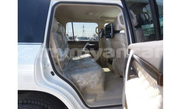 Acheter Import Voiture Toyota Land Cruiser Blanc à Import - Dubai, #<Region:0x000000000c5121b8> Acheter Import Voiture Toyota Land Cruiser Blanc à Import - Dubai, #<Region:0x000000000c5121b8>