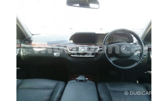 သွင်းကုန် Mercedes-Benz 190 (W201) White ကား Import - Dubai Ayeyarwady သွင်းကုန် Mercedes-Benz 190 (W201) White ကား Import - Dubai Ayeyarwady