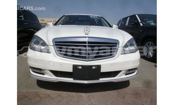သွင်းကုန် Mercedes-Benz 190 (W201) White ကား Import - Dubai Ayeyarwady သွင်းကုန် Mercedes-Benz 190 (W201) White ကား Import - Dubai Ayeyarwady