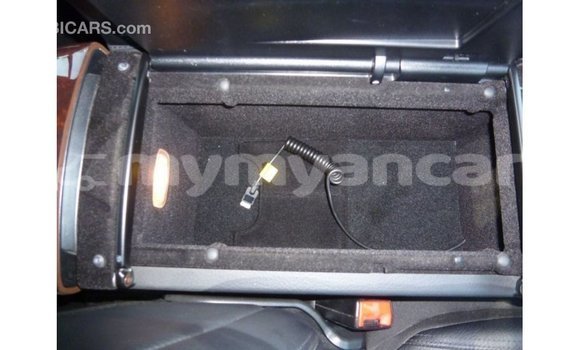 သွင်းကုန် Mercedes-Benz 190 (W201) White ကား Import - Dubai Ayeyarwady သွင်းကုန် Mercedes-Benz 190 (W201) White ကား Import - Dubai Ayeyarwady