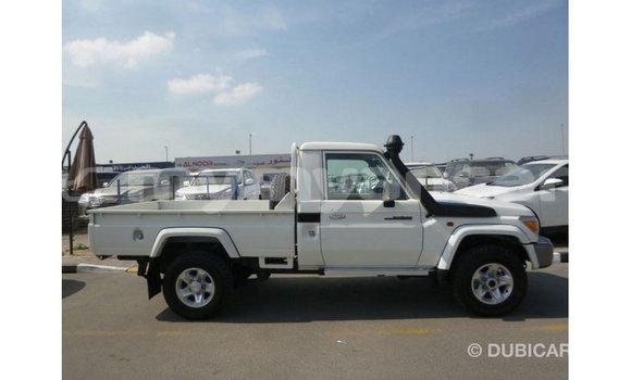သွင်းကုန် Toyota Land Cruiser White ကား Import - Dubai Ayeyarwady သွင်းကုန် Toyota Land Cruiser White ကား Import - Dubai Ayeyarwady