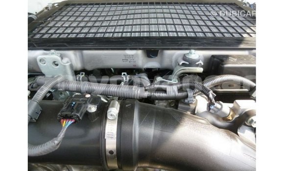 သွင်းကုန် Toyota Land Cruiser White ကား Import - Dubai Ayeyarwady သွင်းကုန် Toyota Land Cruiser White ကား Import - Dubai Ayeyarwady