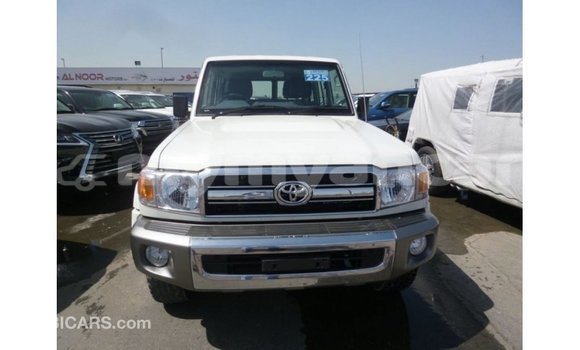 Buy Import Toyota Land Cruiser White Car in Import - Dubai in Ayeyarwady Buy Import Toyota Land Cruiser White Car in Import - Dubai in Ayeyarwady