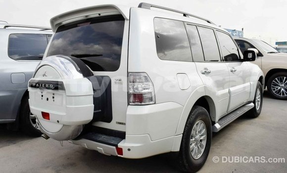 သွင်းကုန် Mitsubishi Pajero White ကား Import - Dubai Ayeyarwady သွင်းကုန် Mitsubishi Pajero White ကား Import - Dubai Ayeyarwady