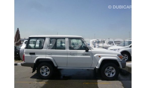 Buy Import Toyota Land Cruiser White Car in Import - Dubai in Ayeyarwady Buy Import Toyota Land Cruiser White Car in Import - Dubai in Ayeyarwady