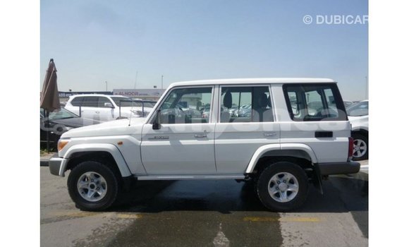 Buy Import Toyota Land Cruiser White Car in Import - Dubai in Ayeyarwady Buy Import Toyota Land Cruiser White Car in Import - Dubai in Ayeyarwady