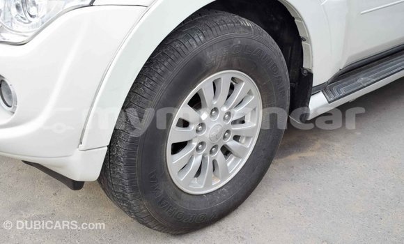 Acheter Import Voiture Mitsubishi Pajero Blanc à Import - Dubai, #<Region:0x000000000c5121b8>