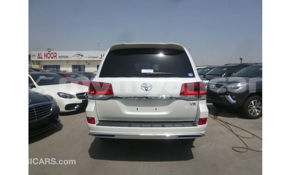 Acheter Import Voiture Toyota Land Cruiser Blanc à Import - Dubai, #<Region:0x000000000c5121b8> Acheter Import Voiture Toyota Land Cruiser Blanc à Import - Dubai, #<Region:0x000000000c5121b8>
