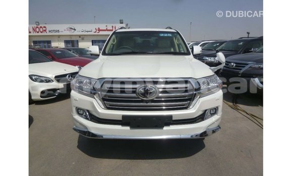 Acheter Import Voiture Toyota Land Cruiser Blanc à Import - Dubai, #<Region:0x000000000c5121b8> Acheter Import Voiture Toyota Land Cruiser Blanc à Import - Dubai, #<Region:0x000000000c5121b8>