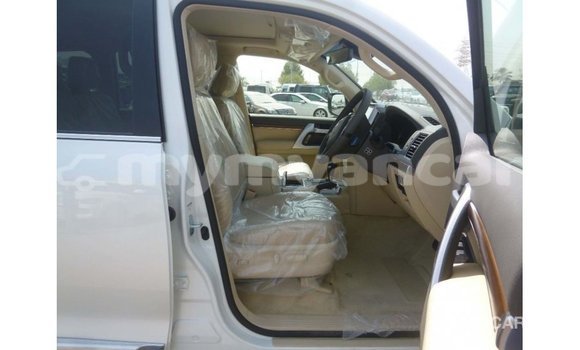 Acheter Import Voiture Toyota Land Cruiser Blanc à Import - Dubai, #<Region:0x000000000c5121b8> Acheter Import Voiture Toyota Land Cruiser Blanc à Import - Dubai, #<Region:0x000000000c5121b8>