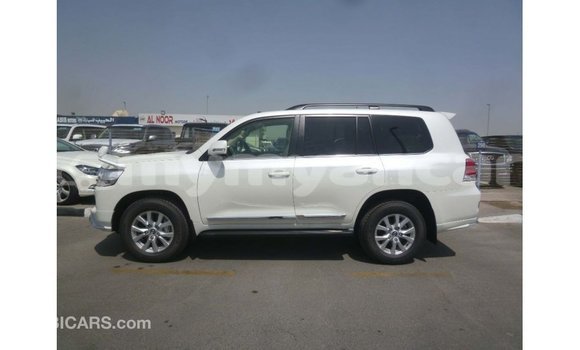 Acheter Import Voiture Toyota Land Cruiser Blanc à Import - Dubai, #<Region:0x000000000c5121b8> Acheter Import Voiture Toyota Land Cruiser Blanc à Import - Dubai, #<Region:0x000000000c5121b8>