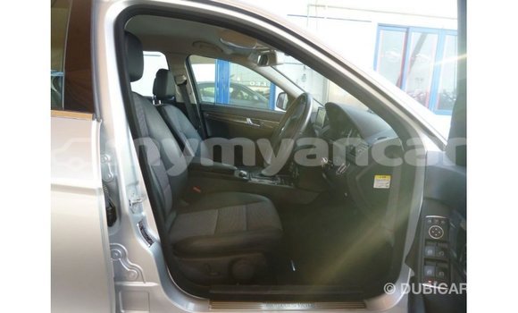 သွင်းကုန် Mercedes-Benz 200 Other ကား Import - Dubai Ayeyarwady သွင်းကုန် Mercedes-Benz 200 Other ကား Import - Dubai Ayeyarwady