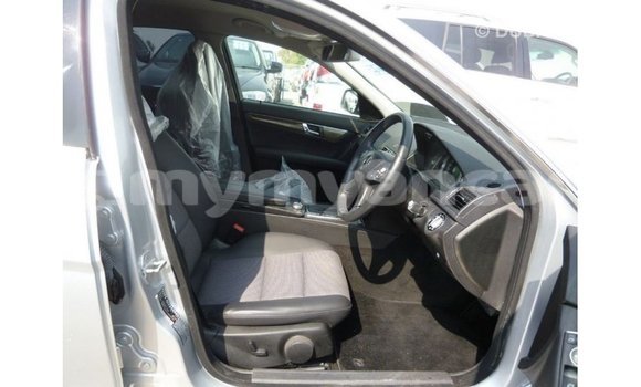 Buy Import Mercedes-Benz 200 Other Car in Import - Dubai in Ayeyarwady Buy Import Mercedes-Benz 200 Other Car in Import - Dubai in Ayeyarwady