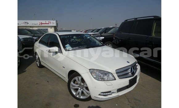သွင်းကုန် Mercedes-Benz 200 White ကား Import - Dubai Ayeyarwady သွင်းကုန် Mercedes-Benz 200 White ကား Import - Dubai Ayeyarwady