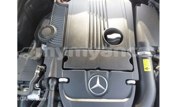 သွင်းကုန် Mercedes-Benz 200 White ကား Import - Dubai Ayeyarwady သွင်းကုန် Mercedes-Benz 200 White ကား Import - Dubai Ayeyarwady