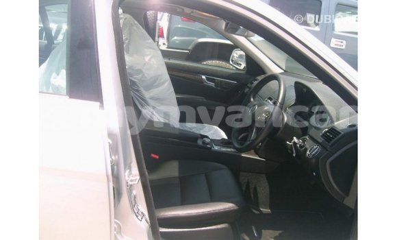 Buy Import Mercedes-Benz 190 (W201) Other Car in Import - Dubai in Ayeyarwady Buy Import Mercedes-Benz 190 (W201) Other Car in Import - Dubai in Ayeyarwady