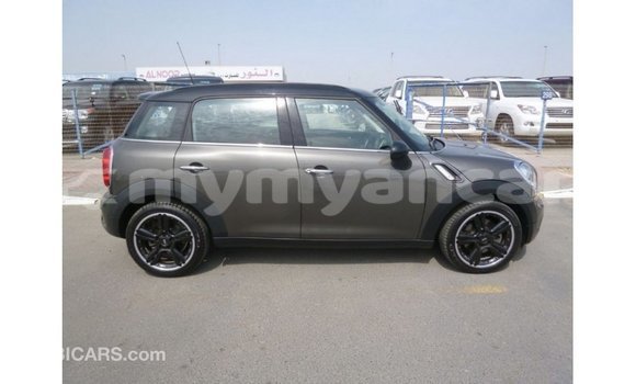 သွင်းကုန် Mini Cooper Brown ကား Import - Dubai Ayeyarwady သွင်းကုန် Mini Cooper Brown ကား Import - Dubai Ayeyarwady