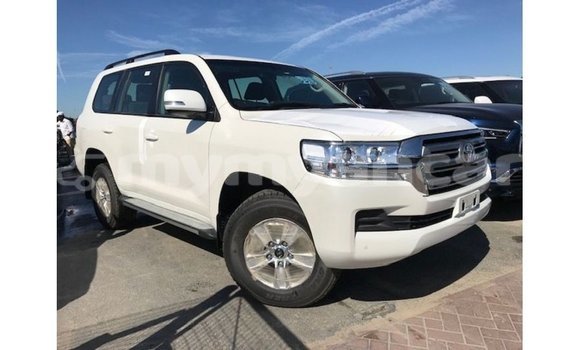သွင်းကုန် Toyota Land Cruiser White ကား Import - Dubai Ayeyarwady သွင်းကုန် Toyota Land Cruiser White ကား Import - Dubai Ayeyarwady