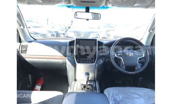 သွင်းကုန် Toyota Land Cruiser White ကား Import - Dubai Ayeyarwady သွင်းကုန် Toyota Land Cruiser White ကား Import - Dubai Ayeyarwady