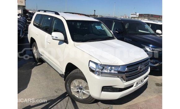 သွင်းကုန် Toyota Land Cruiser White ကား Import - Dubai Ayeyarwady သွင်းကုန် Toyota Land Cruiser White ကား Import - Dubai Ayeyarwady