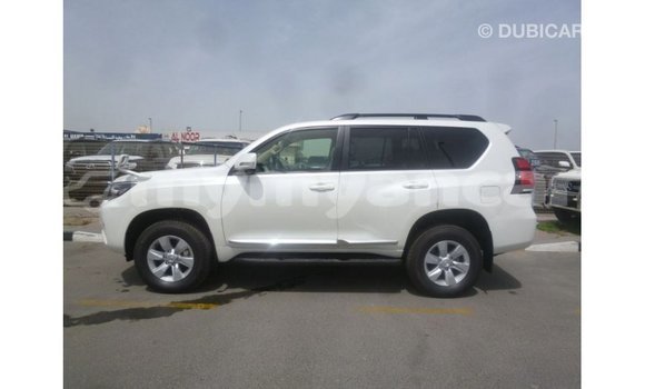 သွင်းကုန် Toyota Prado White ကား Import - Dubai Ayeyarwady သွင်းကုန် Toyota Prado White ကား Import - Dubai Ayeyarwady