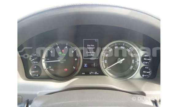 သွင်းကုန် Toyota Land Cruiser White ကား Import - Dubai Ayeyarwady သွင်းကုန် Toyota Land Cruiser White ကား Import - Dubai Ayeyarwady