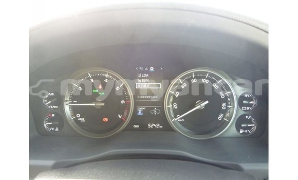 Buy Import Toyota Land Cruiser White Car in Import - Dubai in Ayeyarwady Buy Import Toyota Land Cruiser White Car in Import - Dubai in Ayeyarwady