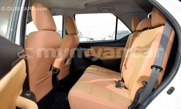 Acheter Import Voiture Toyota Fortuner Blanc à Import - Dubai, #<Region:0x000000000c5121b8> Acheter Import Voiture Toyota Fortuner Blanc à Import - Dubai, #<Region:0x000000000c5121b8>