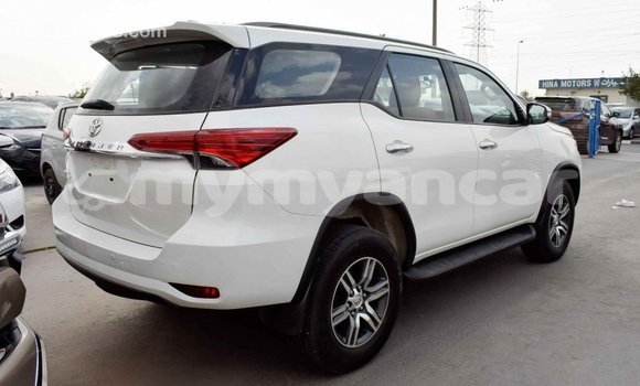 Acheter Import Voiture Toyota Fortuner Blanc à Import - Dubai, #<Region:0x000000000c5121b8> Acheter Import Voiture Toyota Fortuner Blanc à Import - Dubai, #<Region:0x000000000c5121b8>