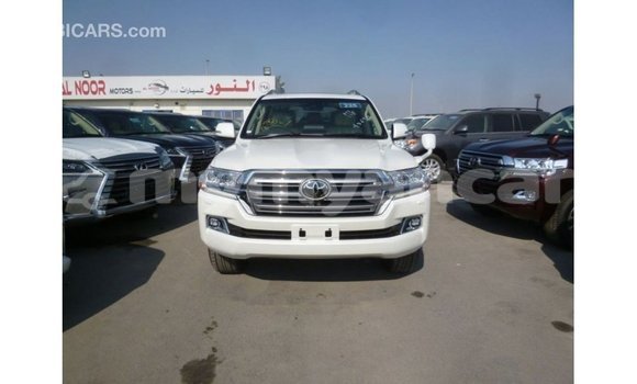 သွင်းကုန် Toyota Land Cruiser White ကား Import - Dubai Ayeyarwady သွင်းကုန် Toyota Land Cruiser White ကား Import - Dubai Ayeyarwady